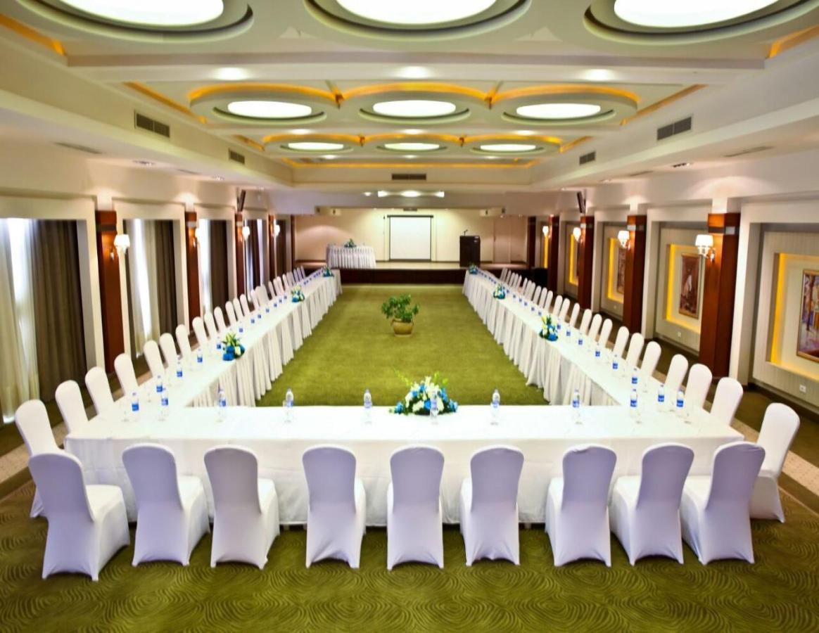 Charmillion Club Resort Sharm el-Sheikh Bagian luar foto U-shaped table layout