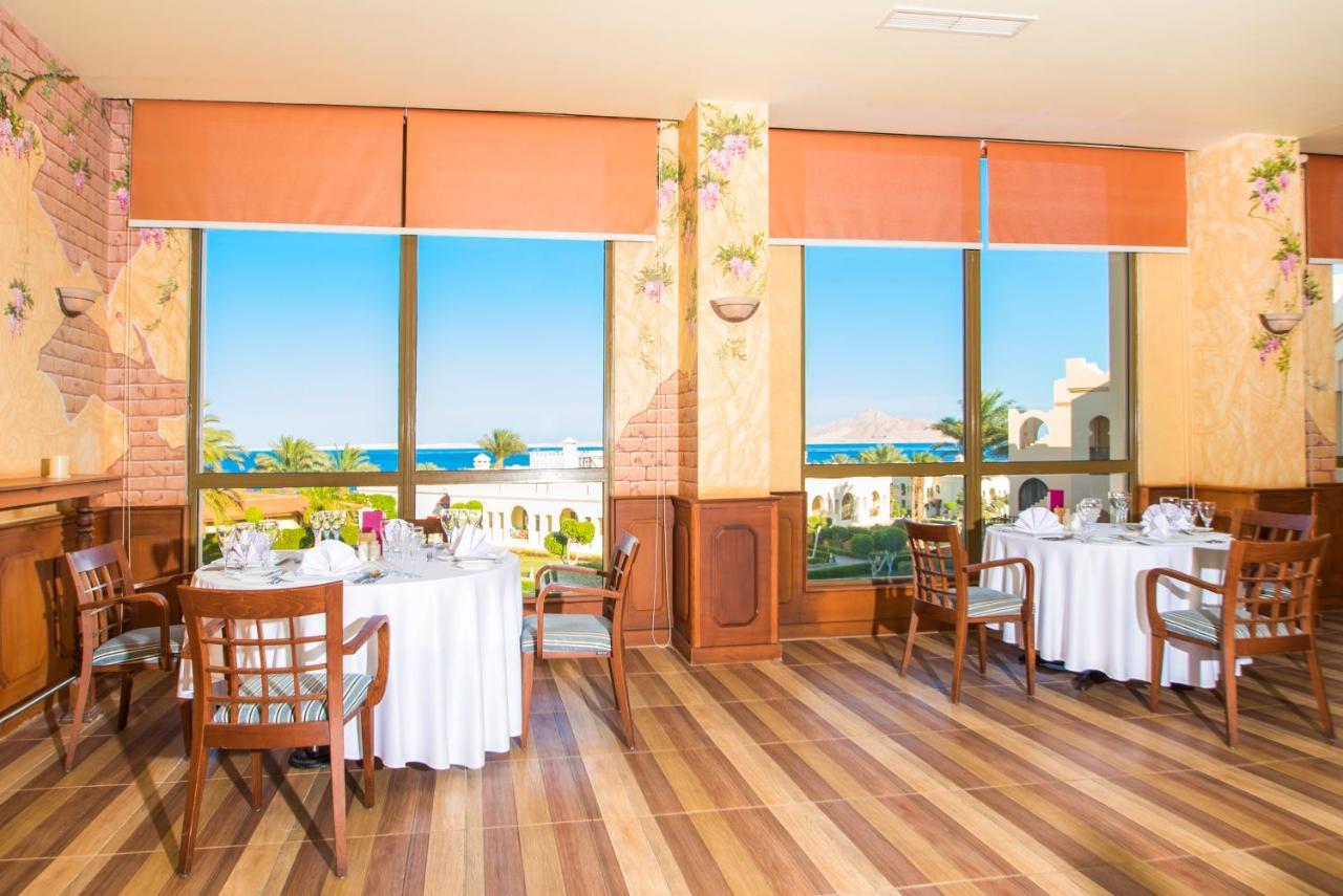 Charmillion Club Resort Sharm el-Sheikh Bagian luar foto Restaurant at the hotel