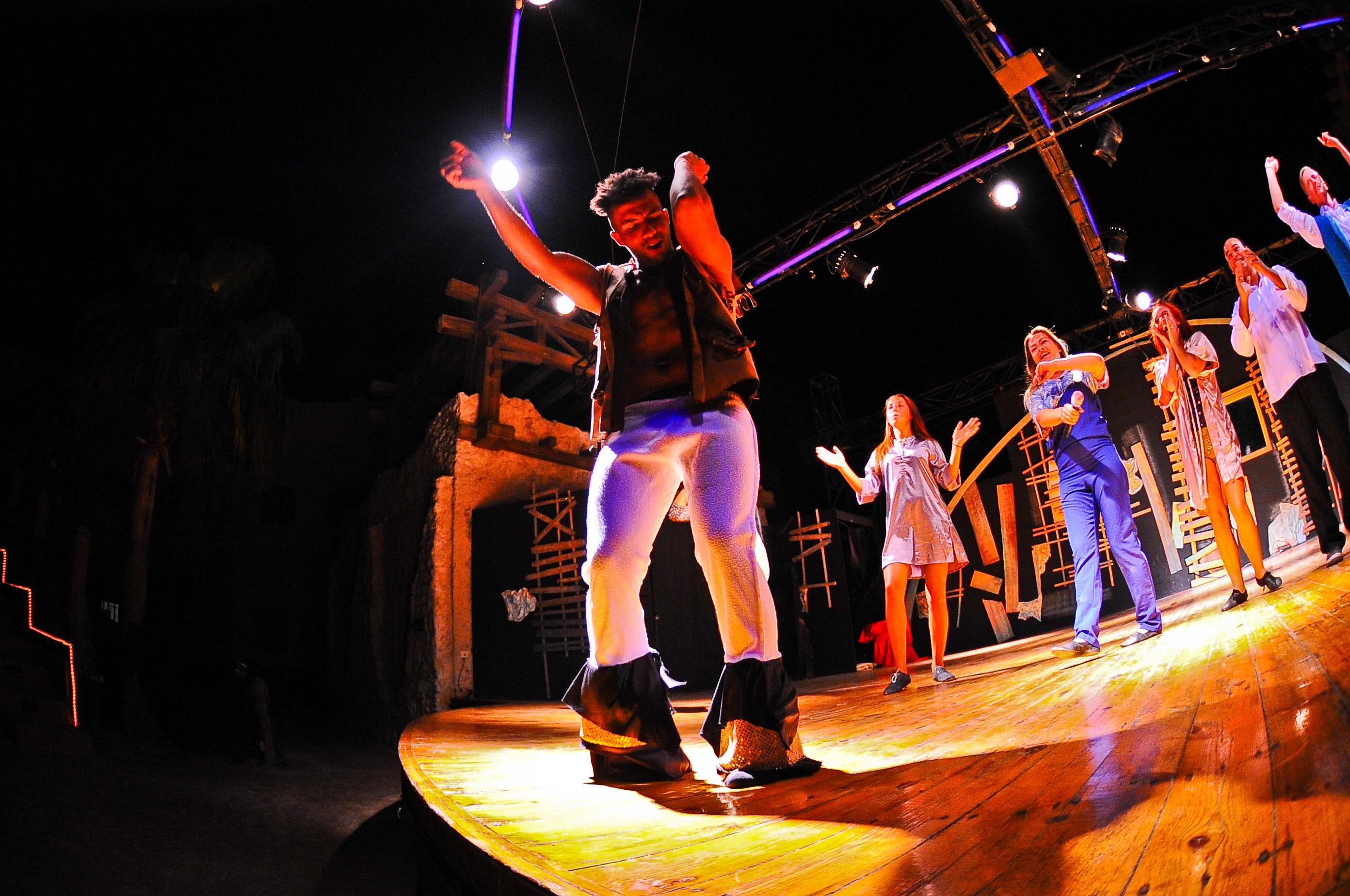 Charmillion Club Resort Sharm el-Sheikh Bagian luar foto The Pirate's League at Disney's Hollywood Studios
