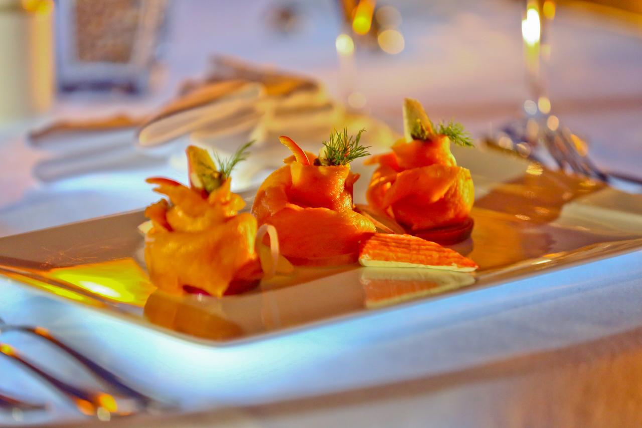 Charmillion Club Resort Sharm el-Sheikh Bagian luar foto Salmon roses