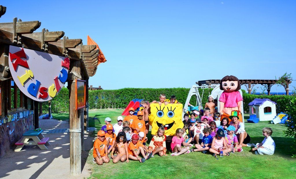 Charmillion Club Resort Sharm el-Sheikh Bagian luar foto SpongeBob SquarePants and Dora the Explorer at Legoland Windsor Resort