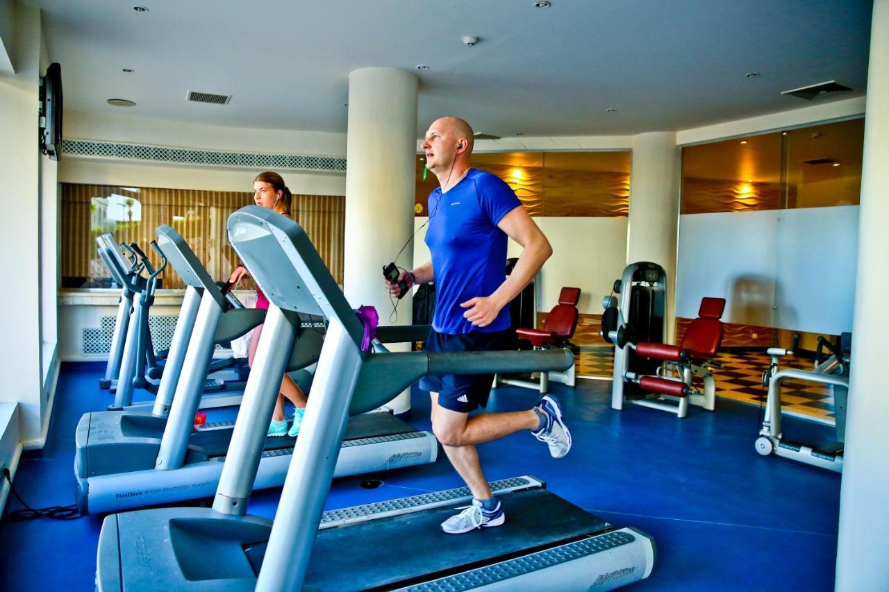 Charmillion Club Resort Sharm el-Sheikh Bagian luar foto A treadmill in a gym